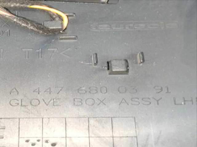 Foto 3ª: Guantera Mercedes Vito 116 CDI - 116 BLUETEC 447.701 447.703 447.705) (2014)