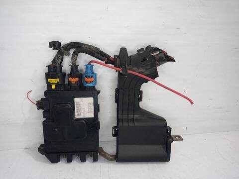 Foto 3ª: Caja Reles Fusibles Renault Scenic BOSE EDITION 110CV [K9K836] (2009)