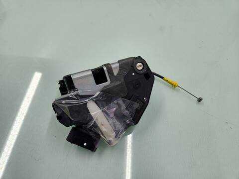 Foto 4ª: Cerradura Puerta Trasera Izquierda Ford Fiesta TREND 68CV 50KW [F6JD] (2010)