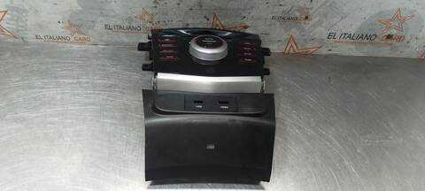 Foto 2ª: Mando Climatizador Ssangyong Tivoli CRYSTAL 4X2 116CV 85KW [673910] (2015)