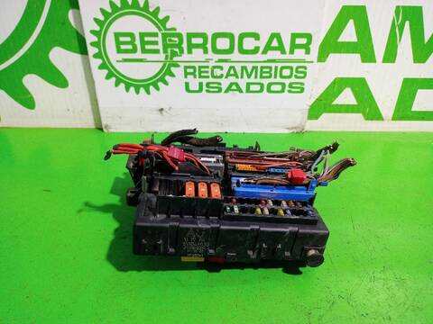 Foto 2ª: Caja Reles Fusibles Opel Vectra GTS 125CV [Y22DTR] (2002)