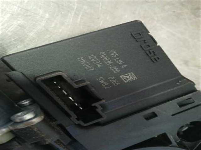 Foto 3ª: Elevalunas Eléctrico Delantero Izquierdo Renault Scenic LIMITED 110CV 81KW [K9K836] (2012)