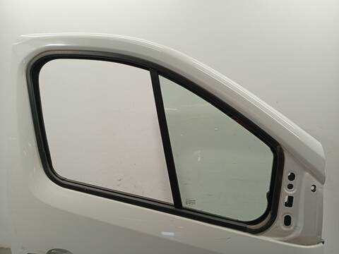 Foto 3ª: Puerta Delantera Derecha Opel Viva 1.6 CDTI 05) 120CV 88KW FURGONETA [R9M 450] (2019)