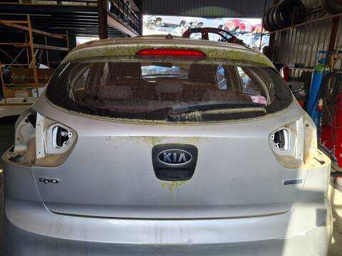 Portón Kia Rio BASIC 75CV 55KW