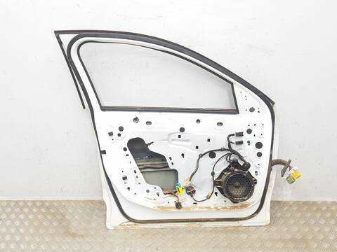 Foto 2ª: Puerta Delantera Izquierda Citroen C4 FEEL PACK (2020)