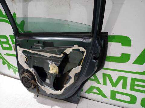 Foto 3ª: Puerta Trasera Derecha Citroen C4 COLLECTION BERLINA 90CV 66KW [9HXDV6ATED4] (2006)