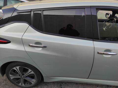 Puerta Trasera Derecha Nissan Leaf EM57
