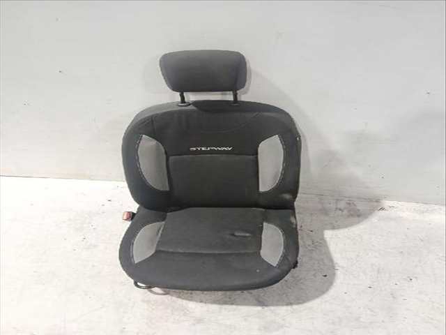 Foto 1ª: Asiento Delantero Izquierdo Dacia Sandero 1.5 DCI 90CV [K9K 612 K9K 626] (2012)