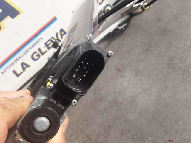 Foto 2ª: Elevalunas Eléctrico Delantero Derecho Volkswagen Polo 1.0 8V [AUC] (2000)