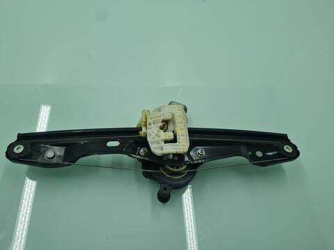 Foto 3ª: Elevalunas Manual Trasero Derecho Bmw Serie 1 114 118D 143CV 105KW [N47D20C] (2012)