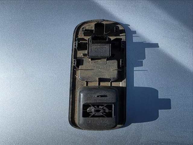 Foto 2ª: Botonera Elevalunas Peugeot 3008 ALLURE 131CV 96KW (2016)