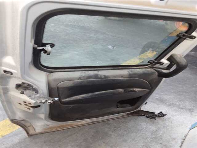 Foto 2ª: Puerta Lateral Corredera Izquierda Opel Combo 1.3 JTD 95CV 0CV [330A1000] (2018)