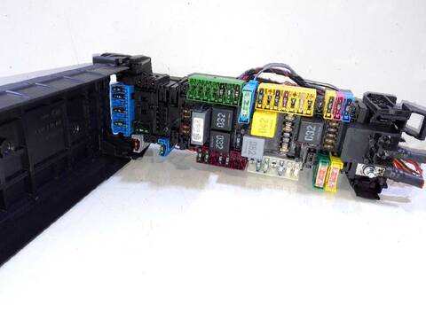 Foto 2ª: Caja Reles Fusibles Mercedes Clase V 200 2.1 CDI CAT 136CV 100KW (2014)