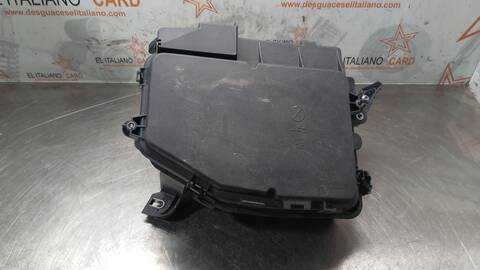 Foto 2ª: Caja Reles Fusibles Mercedes Clase A 140 A 200 177.087) 163CV 120KW (2018)