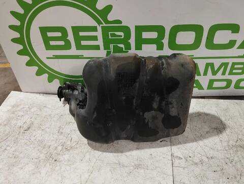 Foto 2ª: Deposito de Combustible Volkswagen Golf 1.9 DIESEL BERLINA 64CV [AEY] (1991)