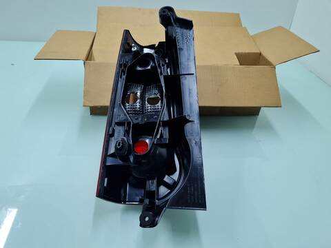 Foto 3ª: Piloto Trasero Derecho Citroen Berlingo 1.6 HDI FAP 114CV 84KW (2012)