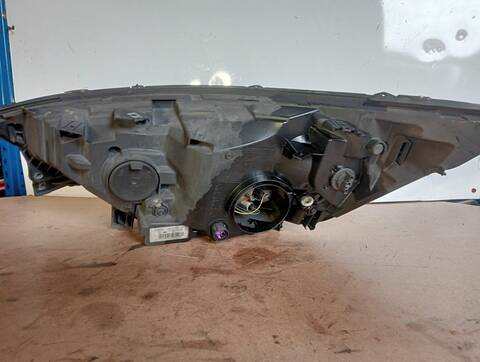 Foto 2ª: Faro Derecho Iveco Daily FG 33 S ... V BATALLA 3000 126CV [F1CFL411WE] (2014)