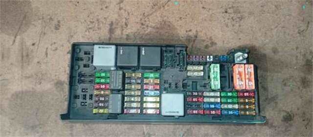Foto 1ª: Caja Reles Fusibles Mercedes Clase ML 230 3.5 ML 350 (164.186) [3.5 LTR. - 200 KW V6 CAT]