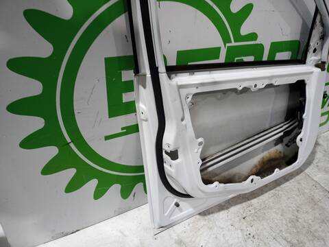 Foto 2ª: Puerta Delantera Izquierda Ford Fiesta AMBIENTE 68CV 50KW (2007)