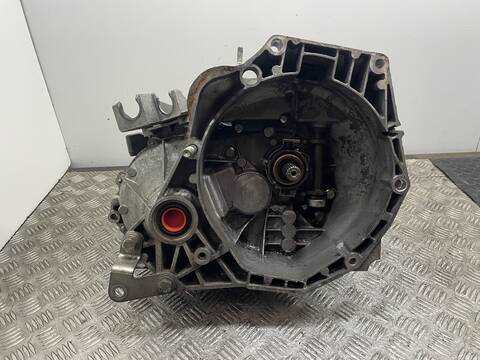 Foto 1ª: Caja Cambios Fiat Fiorino 1.2 D III 225) 199A9000 (2015)