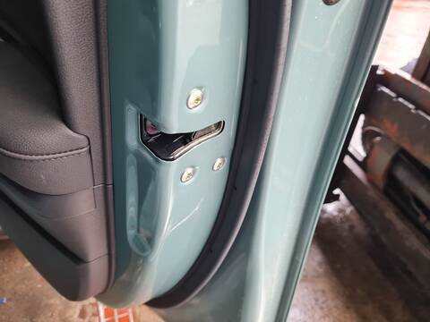 Cerradura Puerta Delantera Derecha Hyundai i20 ESSENCE 84CV 62KW