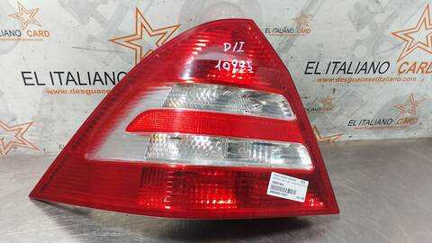 Foto 2ª: Piloto Trasero Izquierdo Mercedes Clase C 160 180 COMPRESSOR 203.046) BERLINA 143CV 105KW [M271946] (2004)