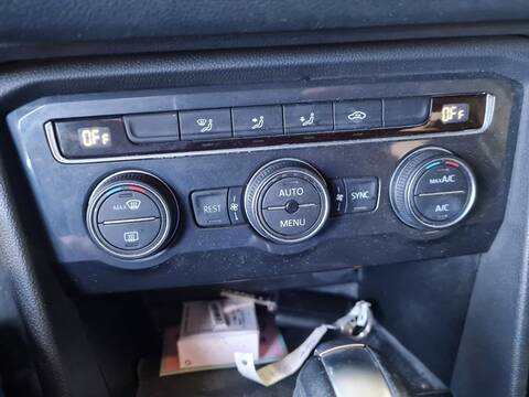 Foto 4ª: Mando Calefacción A. A. Volkswagen Tiguan ADVANCE 4MOTION 150CV 110KW [DFGA] (2020)