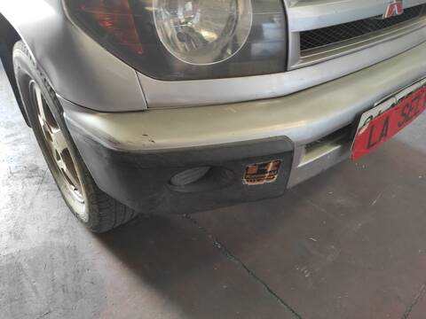 Foto 2ª: Paragolpes Delantero Mitsubishi Montero 4G93 (1999)