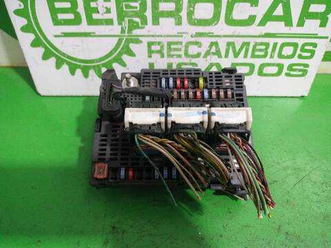 Foto 1ª: Caja Reles Fusibles Peugeot 508 ACTIVE 140CV [8DRHF8] (2011)
