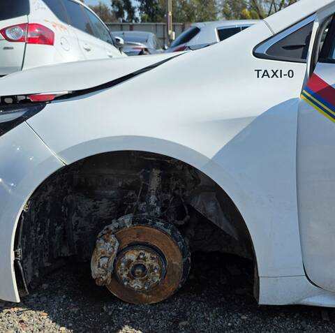 Aleta Delantera Izquierda Toyota Corolla 2ZRFXE AUT.