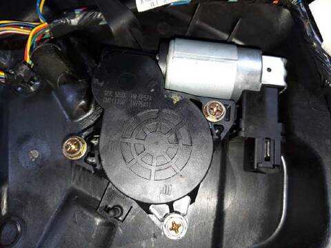 Foto 3ª: Elevalunas Eléctrico Delantero Derecho Mazda 6 1.8 ACTIVE 5-PTAS.) BERLINA 120CV 88KW [L8] (2005)