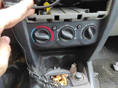 Foto 1ª: Mando Calefacción A. A. Renault Clio D7F720 (2002)