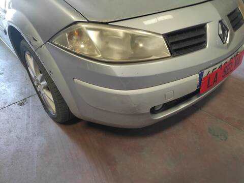 Foto 2ª: Paragolpes Delantero Renault Megane F9Q803 BERLINA II BERLINA 5P (2006)