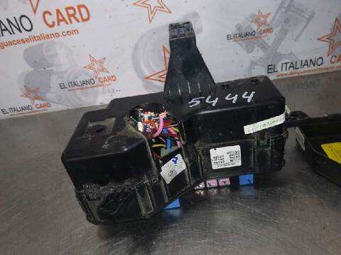 Foto 2ª: Caja Reles Fusibles Hyundai i10 STYLE 78CV 57KW [G4LA] (2010)