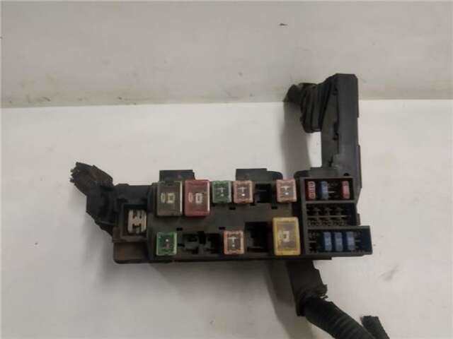 Foto 1ª: Caja Reles Fusibles Nissan Primera 1.9 ACENTA [1.9 LTR. - 88 KW 16V TURBODIESEL CAT] [F9Q]