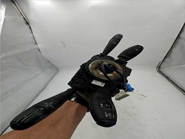 Mando Multifuncion Peugeot 3008 1.6 PREMIUM [1.6 LTR. - 80 KW HDI FAP CAT (9HZ - DV6TED4)]