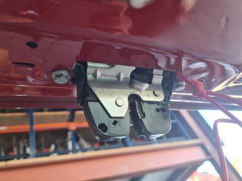 Cerradura Maletero Portón Alfa Romeo Stelvio EXECUTIVE 4WD 209CV 154KW