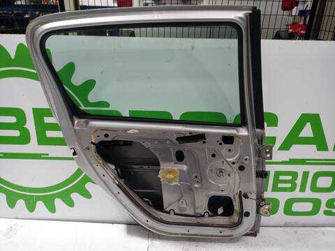 Foto 2ª: Puerta Trasera Izquierda Peugeot 307 XN 109CV 80KW [NFUTU5JP4] (2001)
