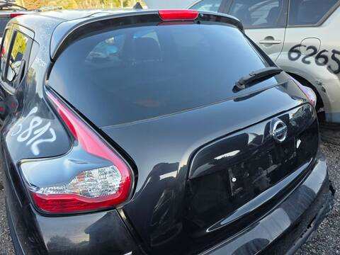Foto 2ª: Portón Nissan Juke DARK SOUND EDITION 116CV 85KW (2017)