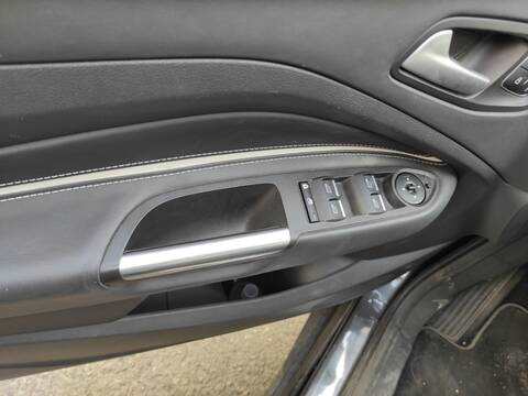 Botonera Elevalunas Ford Kuga T8MA