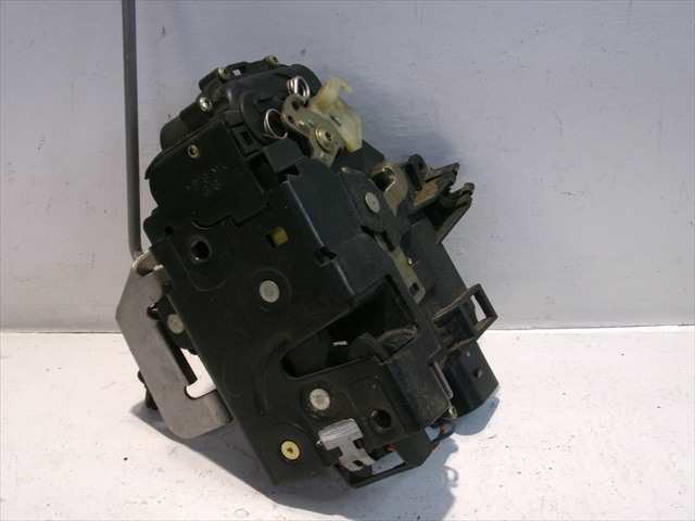 Foto 1ª: Cerradura Puerta Delantera Derecha Audi A4 2.0 G 2000-2004 [ALT] (2002)
