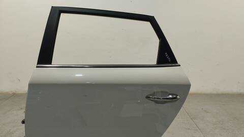 Foto 3ª: Puerta Trasera Izquierda Kia Carens 1.7 CRDI 116CV 85KW [D4FD] (2014)
