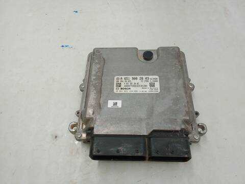 Foto 1ª: Centralita Motor ECU Mercedes Vito 114 CDI 4X4 447.601 447.603 447.605) 136CV 100KW FURGONETA [OM 651.950] (2017)