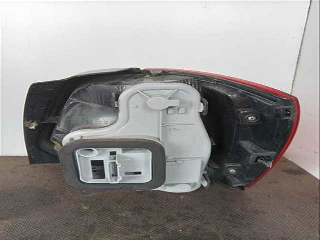 Foto 2ª: Piloto Trasero Izquierdo Volkswagen Polo 1.6 TDI 90CV (2009)