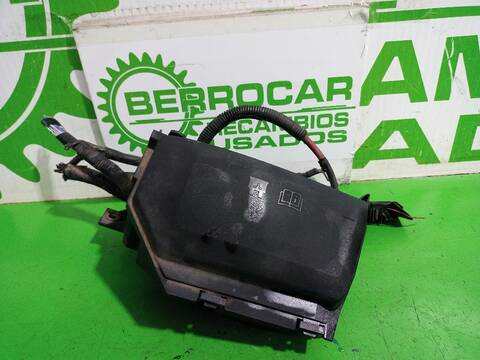 Foto 3ª: Caja Reles Fusibles Ford S Max TITANIUM 140CV [QXWB] (2006)