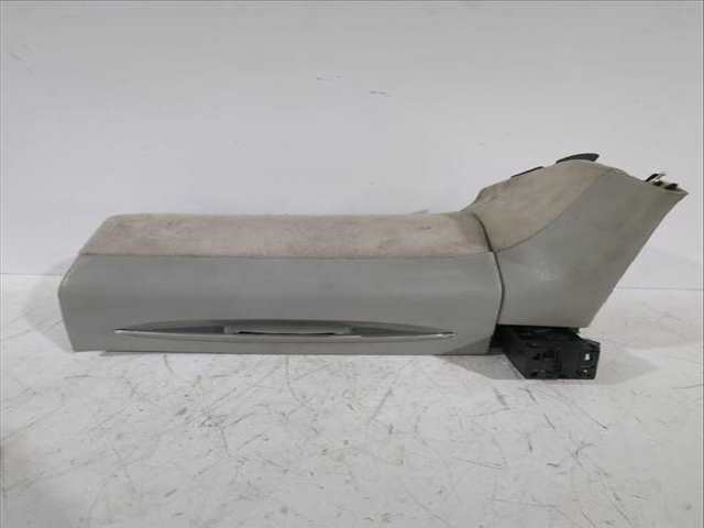 Guantera Mercedes Clase C 160 CLK 240 209.361) 170CV