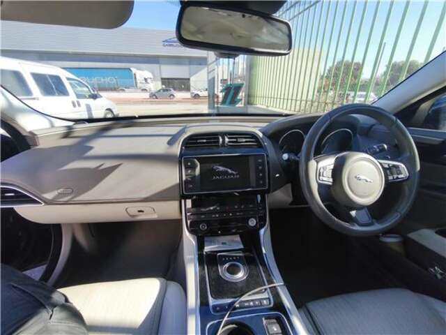 Salpicadero Jaguar XE 2.0 PORTFOLIO [2.0 LTR. - 132 KW DIESEL CAT]