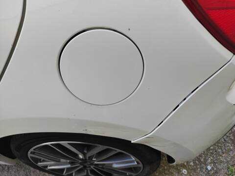 Tapa Exterior Combustible Kia Rio G3LC