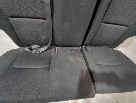 Foto 2ª: Asientos Traseros Toyota Auris 1.33 DUAL-VVTI NRE150_) 101CV 74KW [1NR-FE] (2010)