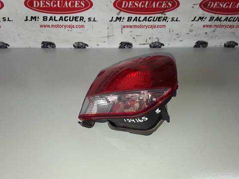 Foto 3ª: Piloto Trasero Izquierdo Volkswagen Golf ADVANCE 2.0 TDI 140CV (2003)